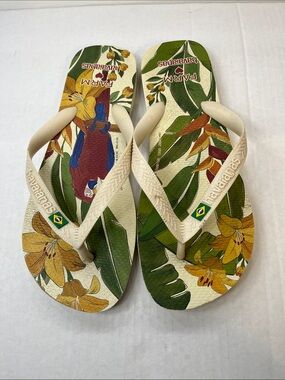 Havaianas Beige Strap Tropical Parrot Floral Sandals